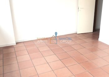 IMG_5483.JPG - Ufficio Via Massa Avenza 49, Massa - foto 1