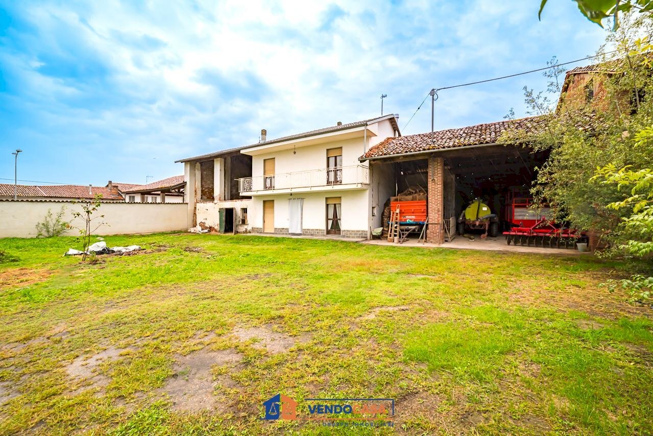 Independent house Moretta - photo 1