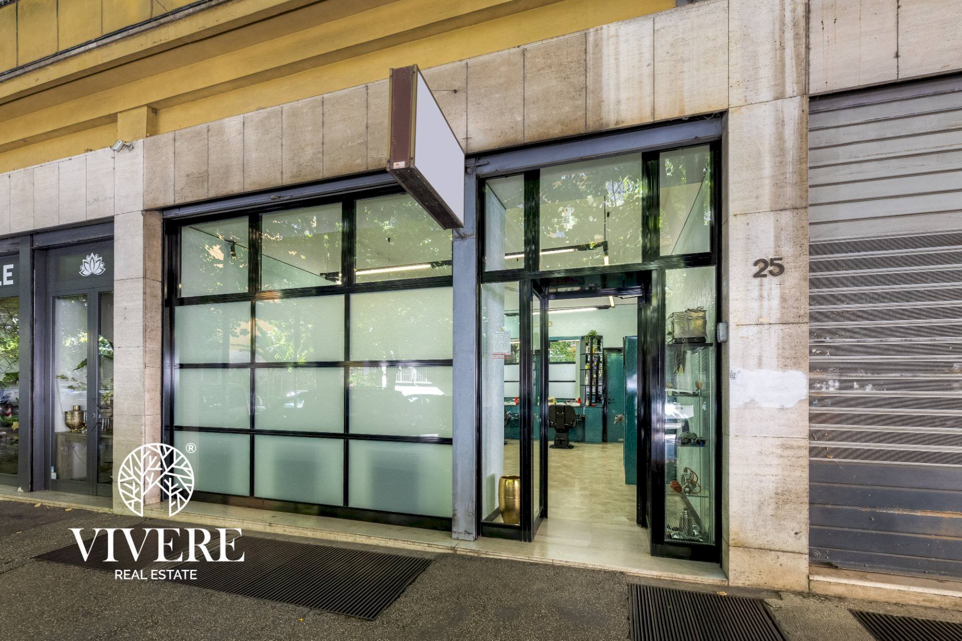 Commercial Premises Via Adolfo Venturi, Roma - photo 3