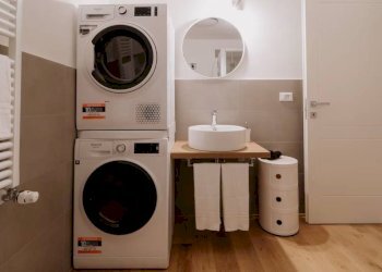 Bagno - Bilocale vico Superiore di Pellicceria, 1, Genova (zona Centro Storico) - foto 10