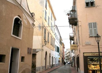 Facciata - Trilocale via Roma, Ospedaletti - foto 1