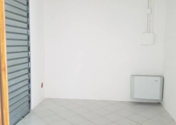 Stanza non arredata - Shop piazza Unità d'Italia, Malalbergo - photo 4