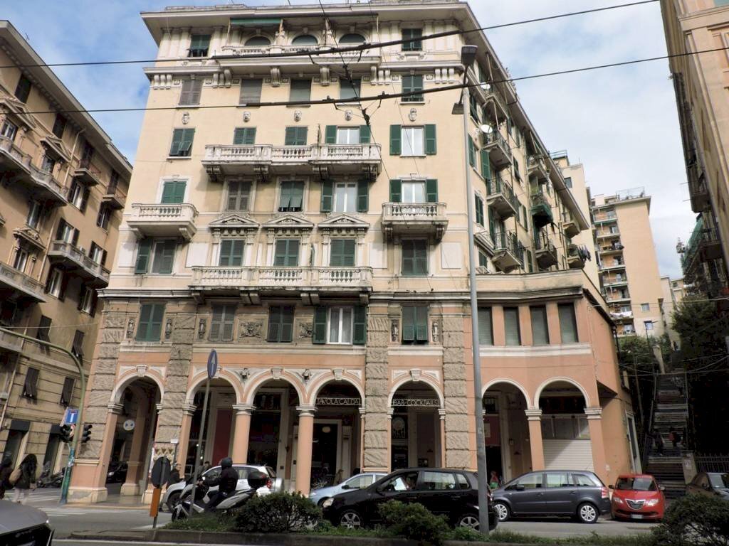 Palazzo - Three-room apartment via Antonio Cantore, 23, Genova (neighborhood Sampierdarena) - photo 1