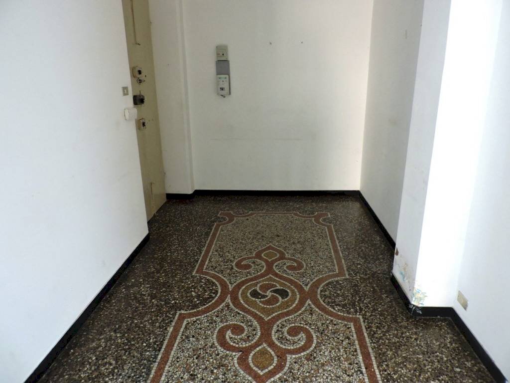 Ingresso - Three-room apartment via Antonio Cantore, 23, Genova (neighborhood Sampierdarena) - photo 3