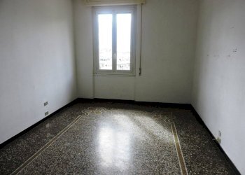 Camera 1 - Trilocale via Antonio Cantore, 23, Genova (zona Sampierdarena) - foto 7