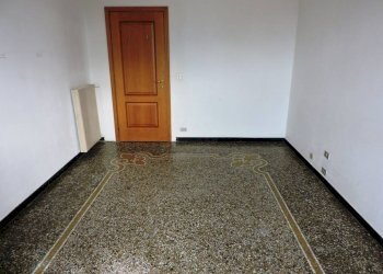 Camera 1 - Trilocale via Antonio Cantore, 23, Genova (zona Sampierdarena) - foto 8