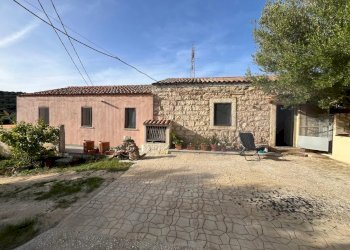 Casa indipendente Arzachena - foto 1