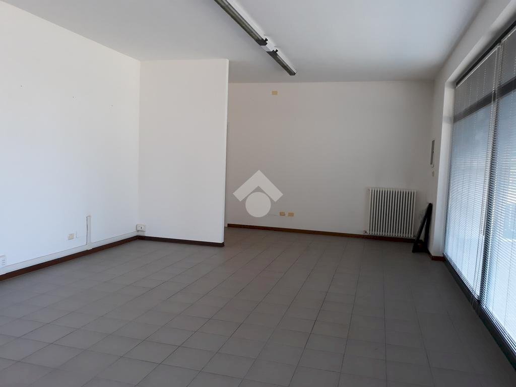 Ufficio Largo Savini, Russi - foto 2