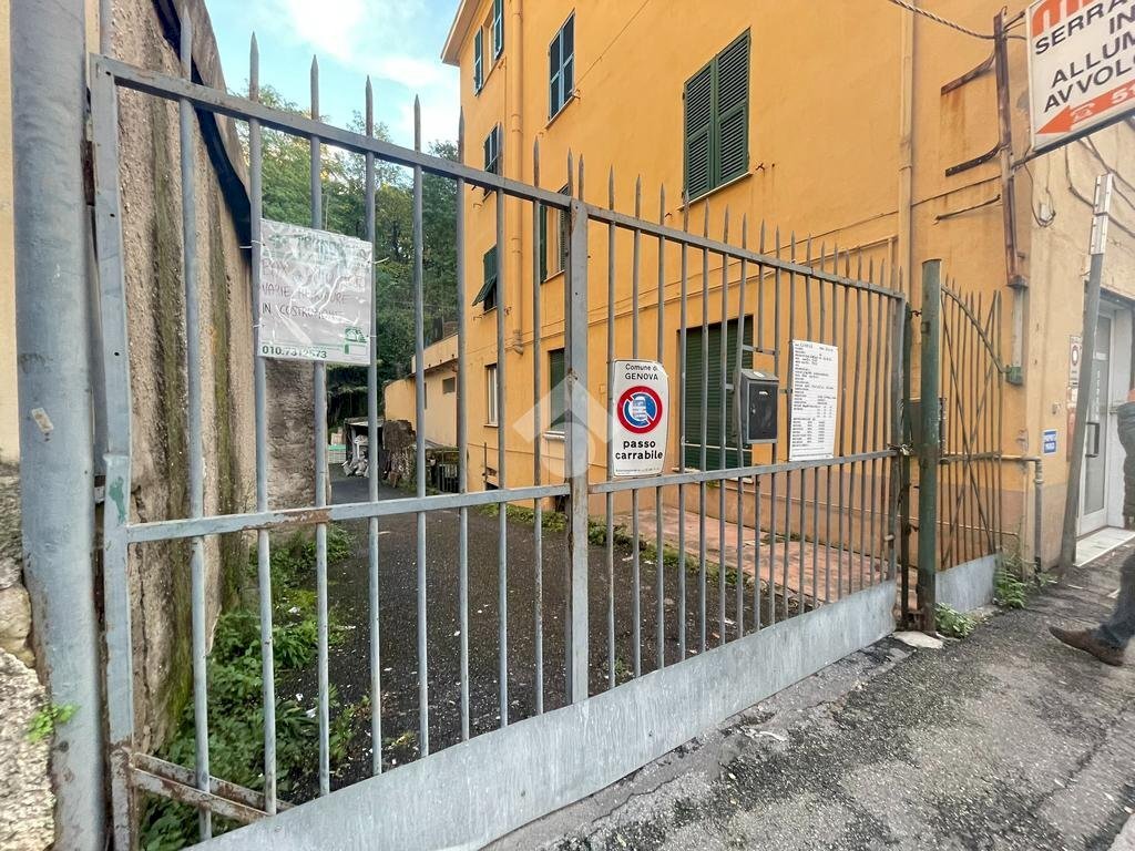 Posto Auto Via Donghi, Genova (zona San Fruttuoso) - foto 2