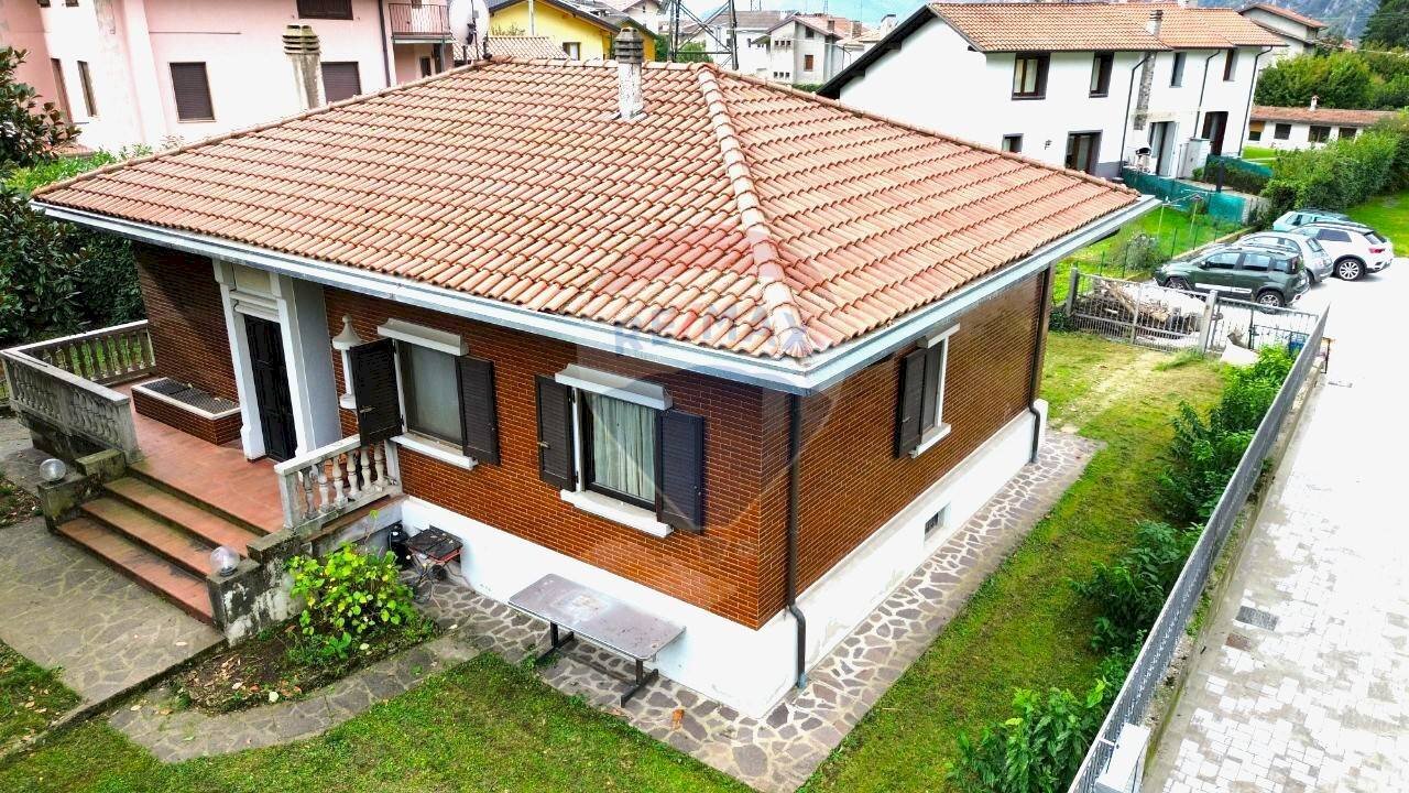 Independent house Esine - photo 1