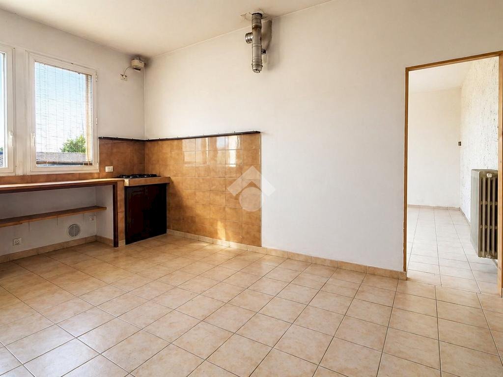 Portion of a house Via Zampeschi, Forlì - photo 3