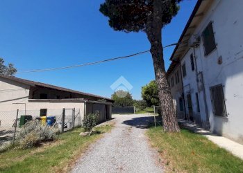 Portion of a house Via Zampeschi, Forlì - photo 24