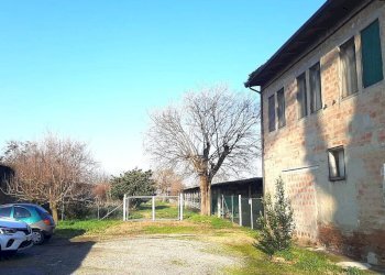 Portion of a house Via Zampeschi, Forlì - photo 5