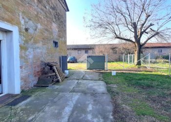 Portion of a house Via Zampeschi, Forlì - photo 6