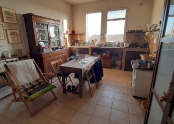 Portion of a house Via Zampeschi, Forlì - photo 10