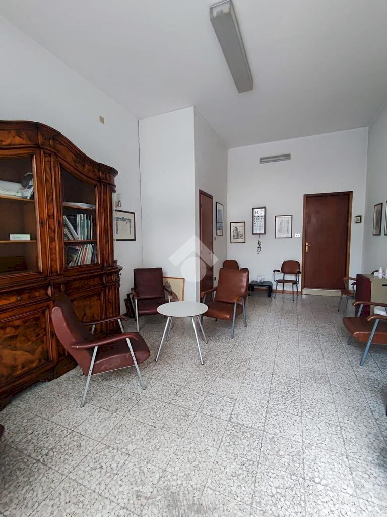 Commercial Activity Negozio via grillenzoni, Ferrara - photo 3