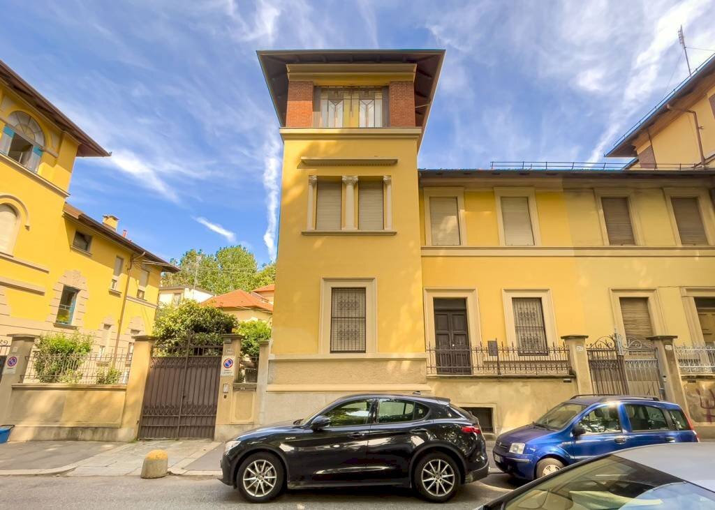 Facciata - Villa corso Galileo Ferraris, 265, Torino (neighborhood Santa Rita) - photo 2