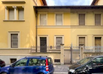 Facciata - Villa corso Galileo Ferraris, 265, Torino (zona Santa Rita) - foto 4