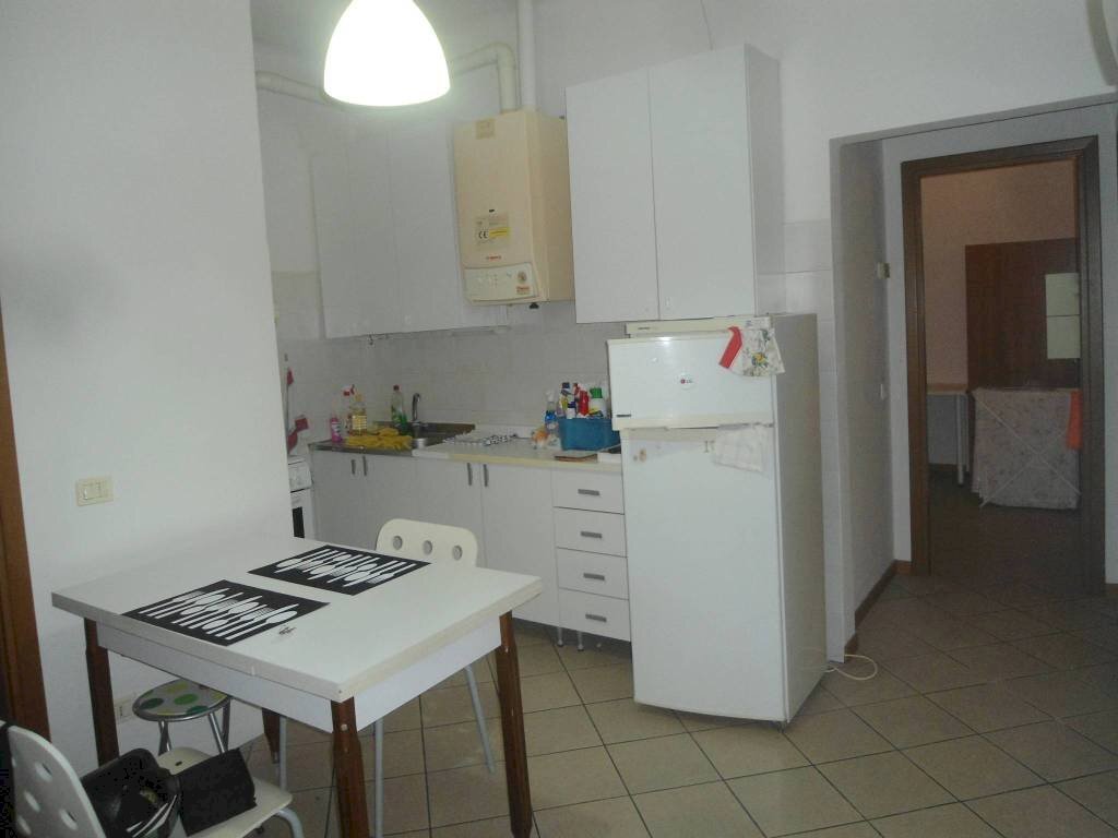 Cucina - Trilocale via Augusto Aglebert, Bologna (zona Costa Saragozza) - foto 1