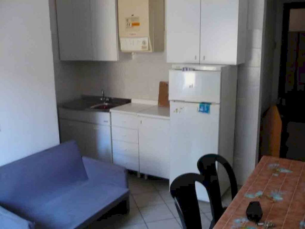 Cucina - Trilocale via Augusto Aglebert, Bologna (zona Costa Saragozza) - foto 2