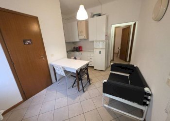 Cucina - Three-room apartment via Augusto Aglebert, Bologna (neighborhood Costa Saragozza) - photo 2