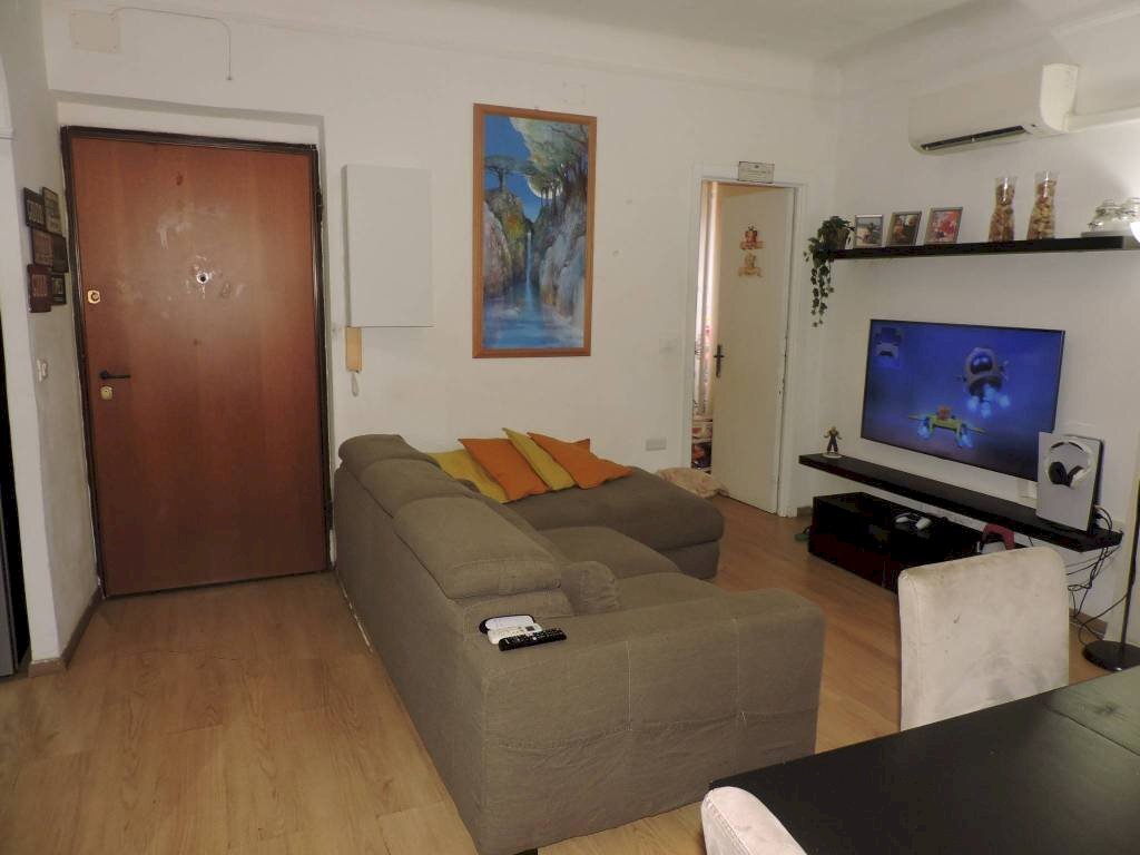 INGRESSO - Three-room apartment vico Angelo Raffetto, Genova (neighborhood Sampierdarena) - photo 1