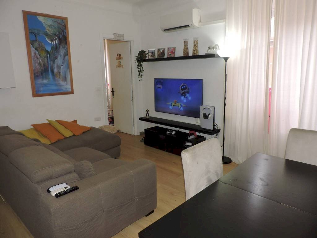 SOGGIORNO - Three-room apartment vico Angelo Raffetto, Genova (neighborhood Sampierdarena) - photo 2