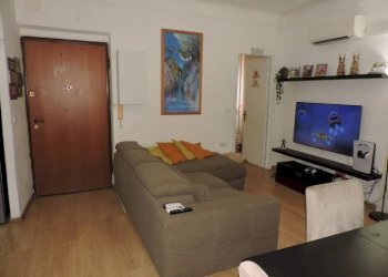INGRESSO - Three-room apartment vico Angelo Raffetto, Genova (neighborhood Sampierdarena) - photo 1