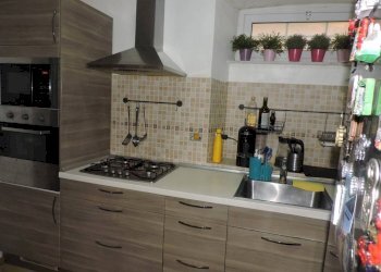 ZONA CIOTTURA - Three-room apartment vico Angelo Raffetto, Genova (neighborhood Sampierdarena) - photo 4