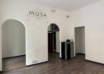 Stanza non arredata - Negozio via Caraglio, 6, Cuneo (zona Centro) - foto 4