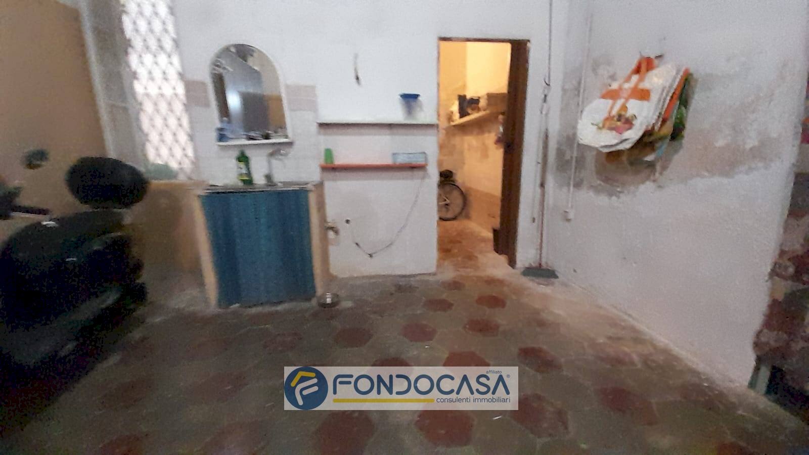 Attività Commerciale via falletti, Savona (zona Villapiana) - foto 3