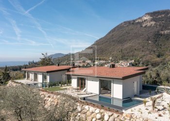 Villa via maclino, Toscolano-Maderno - photo 13