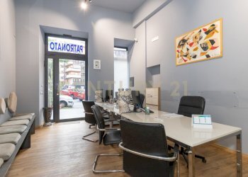 Largo Rosolino Pilo 6 CT (14).jpg - Locale Commerciale Largo Rosolino Pilo 6, Catania - foto 1