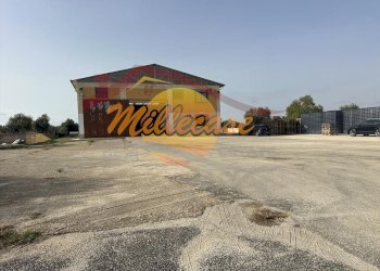 0e04b6eb-7410-4fed-9062-4213f26ff922.jpeg - Locale Commerciale Via Elorina, Siracusa - foto 3