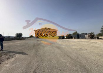 402c284d-996f-467e-9094-49548995e2a9.jpeg - Locale Commerciale Via Elorina, Siracusa - foto 13