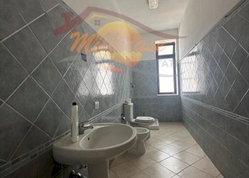 219839ef-94e7-4383-b86b-c1e1a32e61af.jpeg - Locale Commerciale Via Elorina, Siracusa - foto 17