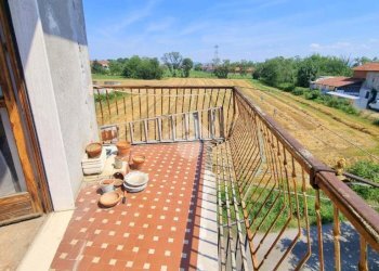 Four-room apartment Via Torino, San Francesco al Campo - photo 15