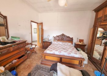 Four-room apartment Via Torino, San Francesco al Campo - photo 8