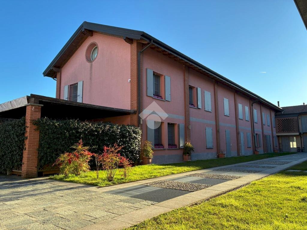 Villa a Schiera Via Giuseppe Mazzini, Corbetta - foto 1