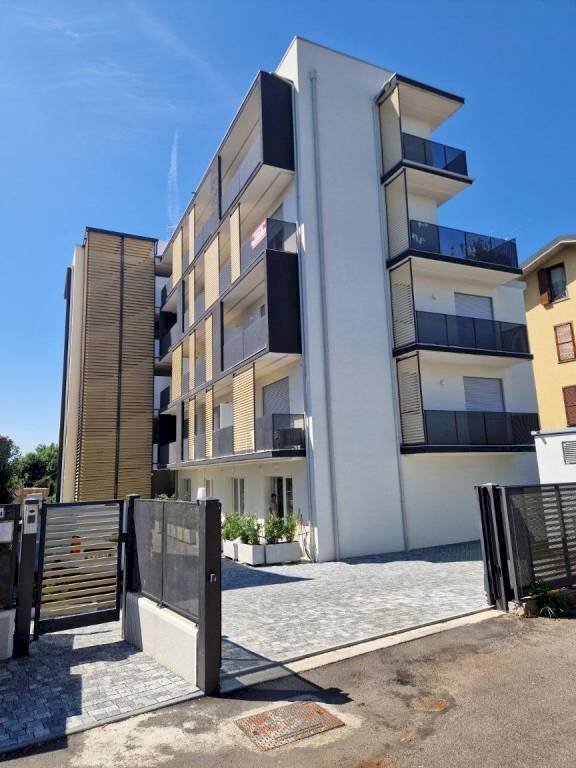 Facciata - Bilocale viale Luigi Borri, 134, Varese - foto 1