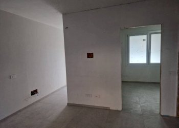Stanza non arredata - Bilocale viale Luigi Borri, 134, Varese - foto 5