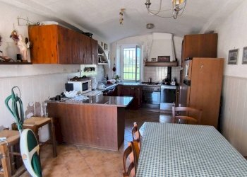 Cucina - Rustico strada Frave, 4, Carrù - foto 3