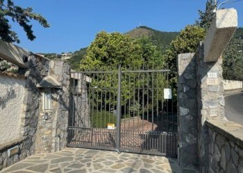 INGRESSO-VIALE 2.jpg - Villa Via Adelasia 139, Alassio - foto 4