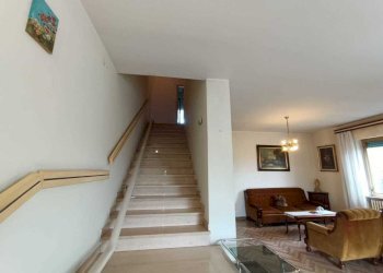 Scala interna.jpeg - Appartamento Strada Amerina, Narni - foto 10