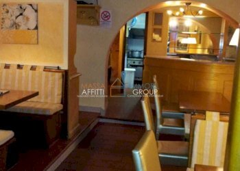 WhatsApp Image 2022-10-12 at 17.24.50.jpeg - Locale Commerciale Piazza delle Erbe 15, Carrara - foto 5