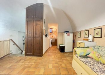 Two-room apartment Via Vigliani, Dolceacqua - photo 8