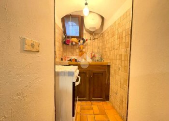 Two-room apartment Via Vigliani, Dolceacqua - photo 9