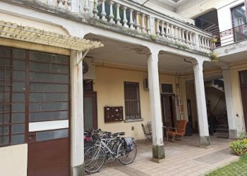 Dettagli esterno - Negozio via 23 Marzo, 37, Novara (zona Porta Mortara) - foto 10