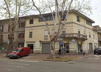 Facciata - Negozio via 23 Marzo, 37, Novara (zona Porta Mortara) - foto 4