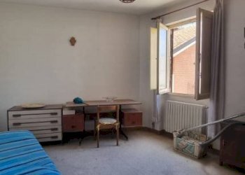 Camera da letto - Trilocale via Andrea De Litio, 5, L'Aquila - foto 5